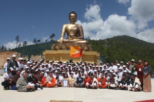 HM Ashi Dorji Wangmo Wangchuck with the team of volunteers